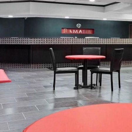 Ramada By Wyndham Pearl/Jackson Airport Hotell Exteriör bild