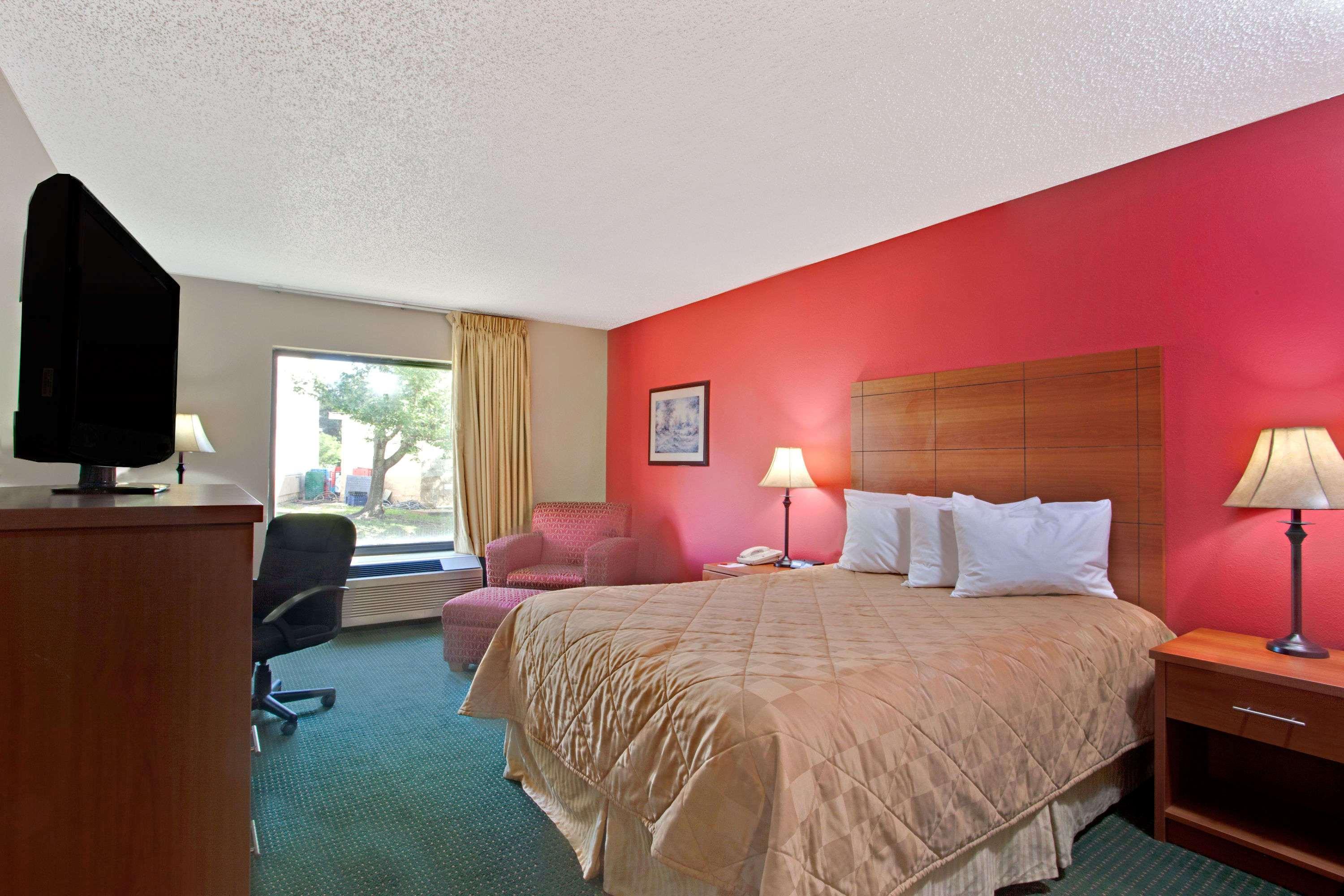 Ramada By Wyndham Pearl/Jackson Airport Hotell Exteriör bild