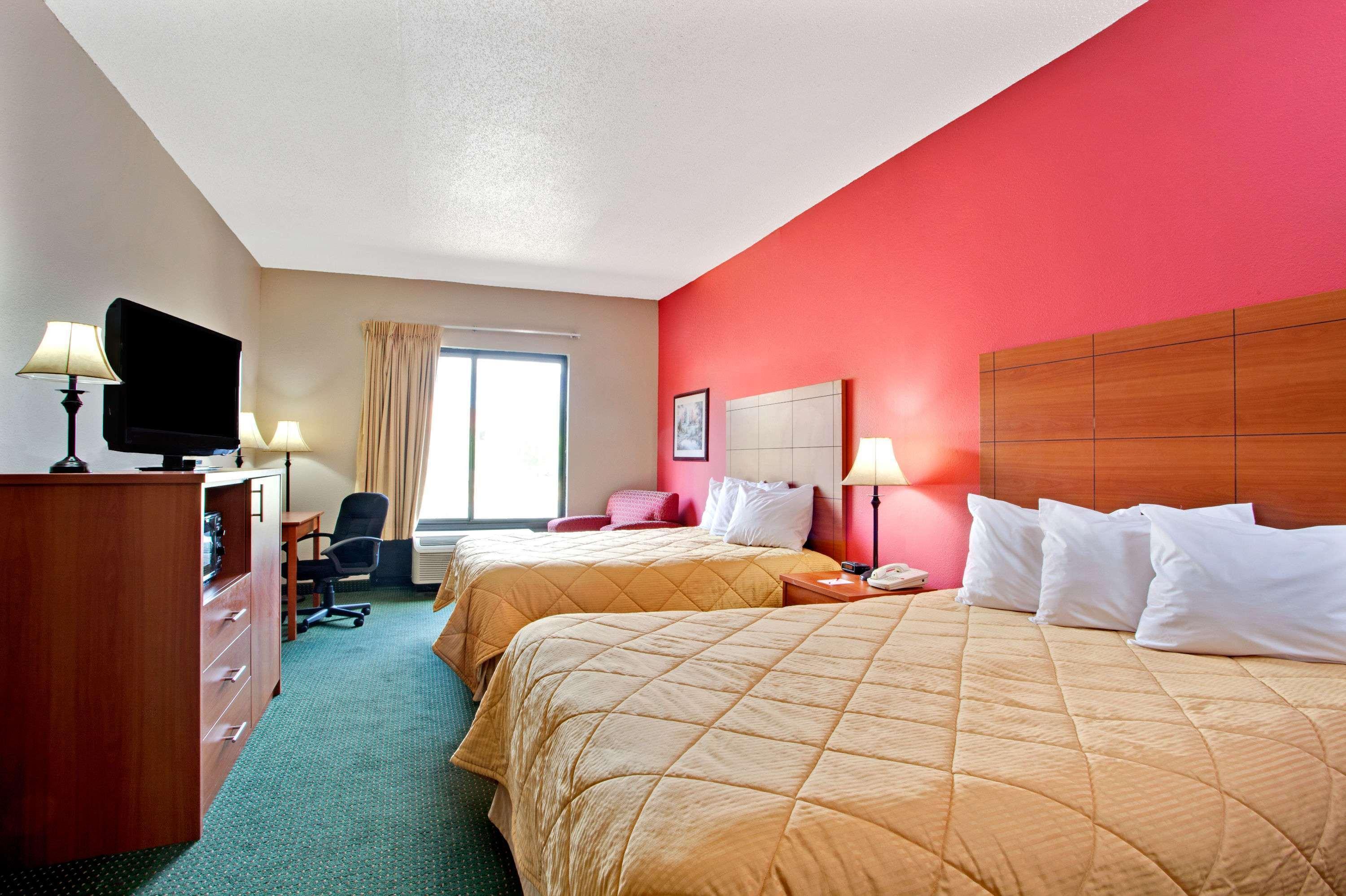 Ramada By Wyndham Pearl/Jackson Airport Hotell Exteriör bild