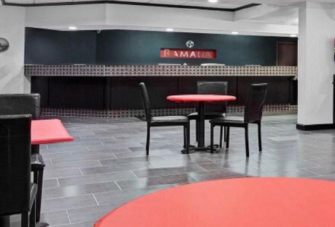 Ramada By Wyndham Pearl/Jackson Airport Hotell Exteriör bild